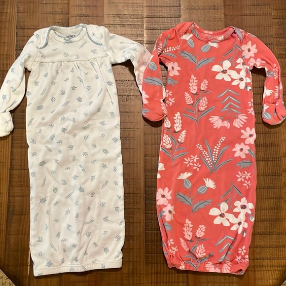 Newborn size Carters sleep sacks - Picture 1 of 3